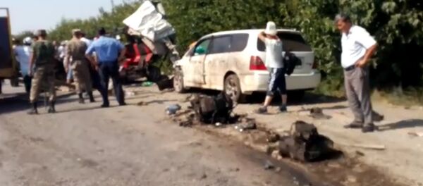 Что происходило после ДТП — видео очевидца с места страшной аварии - Sputnik Кыргызстан