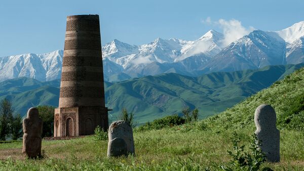 Башня Бурана в Чуйской области. Архив - Sputnik Кыргызстан