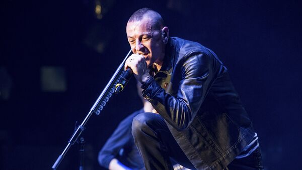 Солист знаменитой музыкальной группы Linkin Park Честер Беннингтон - Sputnik Кыргызстан