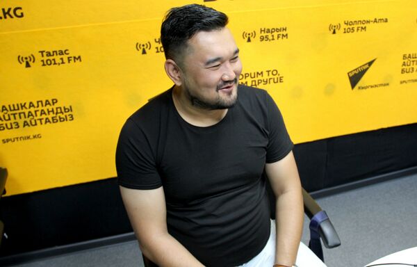 Тамада, шоумен Бакыт Байсариев Тамада, шоумен Бакыт Байсариев - Sputnik Кыргызстан