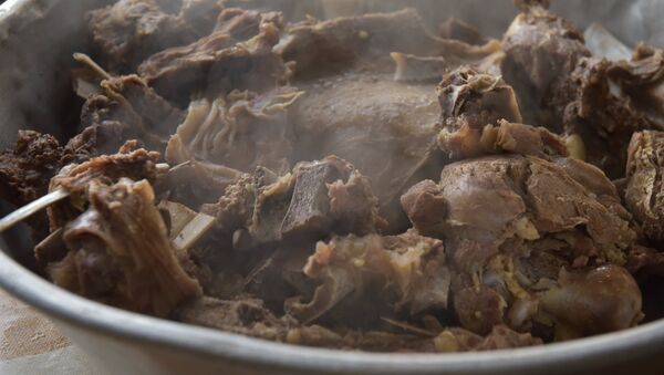 Приготовление мяса в Абхазии - Sputnik Кыргызстан