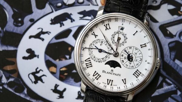 Наручные часы со знаками зодиака. Архивное фото - Sputnik Кыргызстан