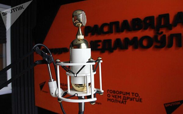 Модель микрофона SU-019 в студии Sputnik Беларусь - Sputnik Кыргызстан