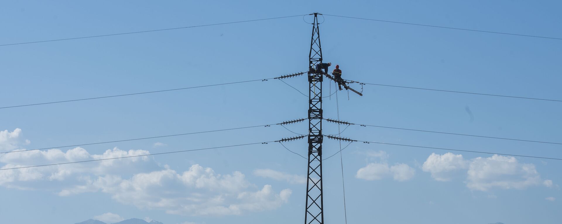 Высоковольтные линии электропередач. Архивное фото Высоковольтные линии электропередач. Архивное фото - Sputnik Кыргызстан, 1920, 11.08.2021