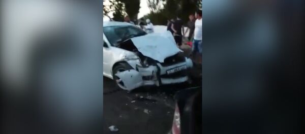 Ысык-Көлдөгү адам өмүрүн алган жол кырсыгы. Күбөнүн видеосу Ысык-Көлдөгү адам өмүрүн алган жол кырсыгы. Күбөнүн видеосу - Sputnik Кыргызстан