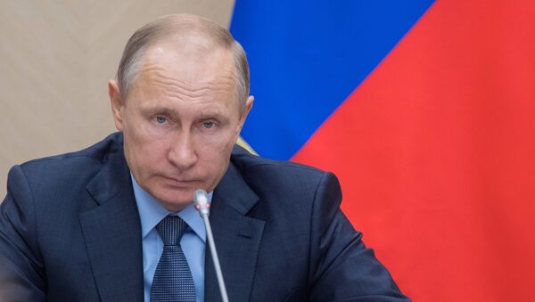Президент РФ В. Путин провел совещание с членами Правительства РФ - Sputnik Кыргызстан