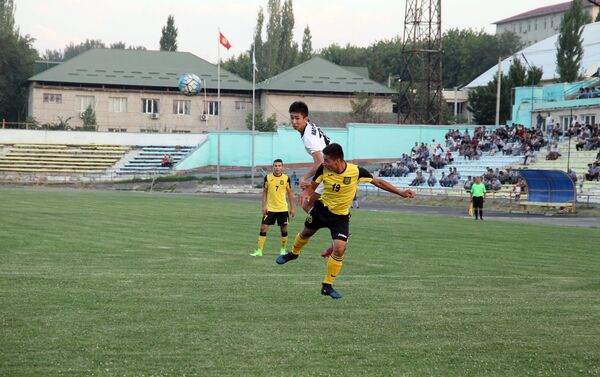 Ошский футбольный клуб Алай разгромил команду Кара-Балта из одноименного города с крупным счетом. - Sputnik Кыргызстан