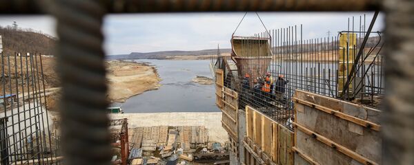 Перекрытие реки Буреи на Нижне-Бурейской ГЭС в Амурской области - Sputnik Кыргызстан