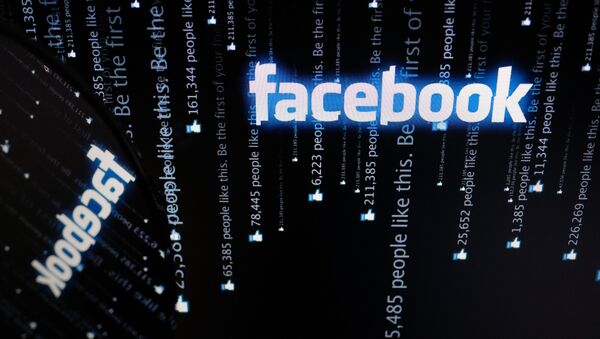 Логотип социальной сети Фейсбук на экране компьютера. Архивное фото - Sputnik Кыргызстан