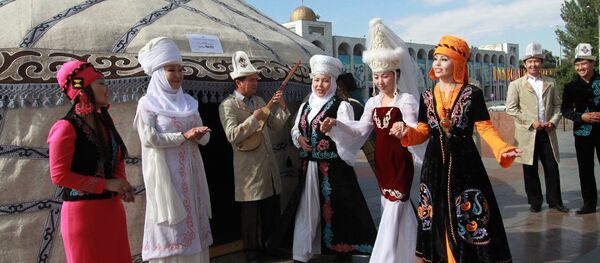 Всемирный фестиваль эпосов народов мира в Бишкеке Всемирный фестиваль эпосов народов мира в Бишкеке - Sputnik Кыргызстан