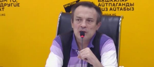 Не оскверняйте прошлое — Орлов о сносе памятников солдатам СССР в Польше - Sputnik Кыргызстан