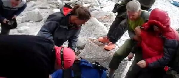 Военные Кыргызстана спасли российскую альпинистку в ущелье Ала-Арча Военные Кыргызстана спасли российскую альпинистку в ущелье Ала-Арча - Sputnik Кыргызстан