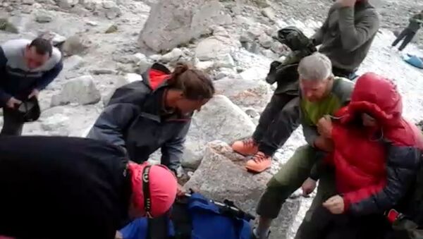 Военные Кыргызстана спасли российскую альпинистку в ущелье Ала-Арча - Sputnik Кыргызстан