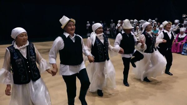 Танцующие и поющие апашки — веселый кастинг в Бишкеке - Sputnik Кыргызстан