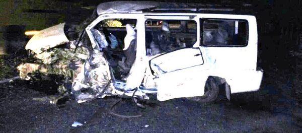 Столкновение минивэна с бензовозом в селе Достук Джалал-Абадской области - Sputnik Кыргызстан