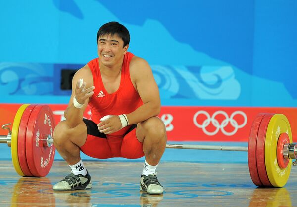 Тяжелоатлет Уланбек Молдодосов Тяжелоатлет Уланбек Молдодосов - Sputnik Кыргызстан