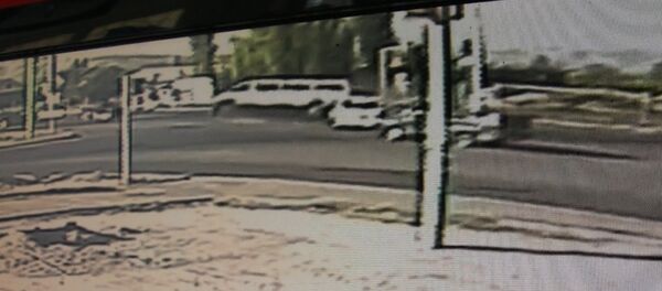 Арча-Бешиктеги кандуу кырсык. Унаа менен маршрутканын кагышкан видеосу - Sputnik Кыргызстан