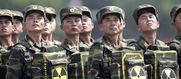 Севернокорейские солдаты во время парада в Пхеньяне - Sputnik Кыргызстан