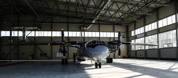 Церемония передачи Россией Кыргызстану двух военно-транспортных самолетов АН-26 и авиационной технико-эксплуатационной части (АТЭЧ) - Sputnik Кыргызстан