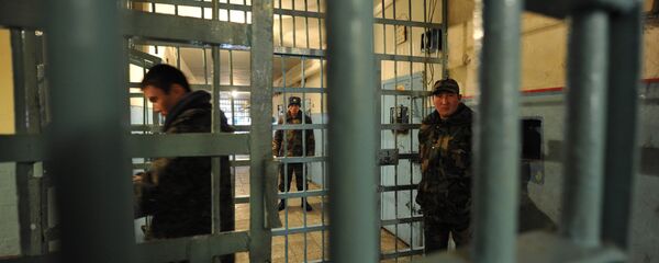 Сотрудники ГСИН следственного изолятора в Бишкеке Сотрудники ГСИН следственного изолятора в Бишкеке - Sputnik Кыргызстан