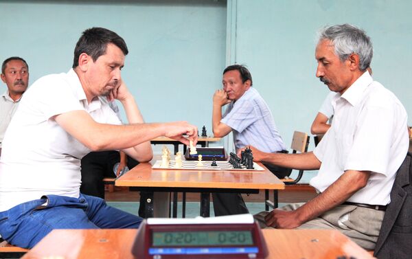 Сегодня в соревнованиях принимают участие 120 шахматистов из всех регионов страны — от любителей до мастеров спорта. - Sputnik Кыргызстан