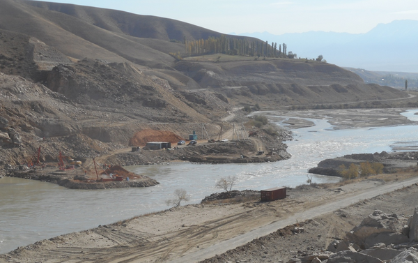 В 2019 году завершится строительство двух эстакадных мостов через реку Нарын - Sputnik Кыргызстан