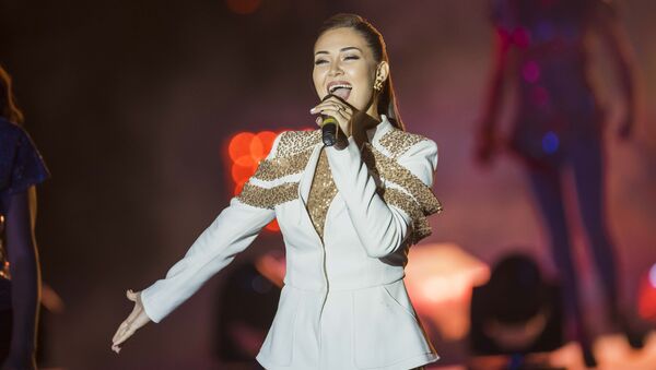 Певица Анжелика Бекболиева во время выступления. Архивное фото - Sputnik Кыргызстан