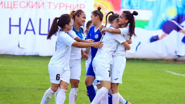 Кубок трех наций по женскому футболу в Бишкеке - Sputnik Кыргызстан