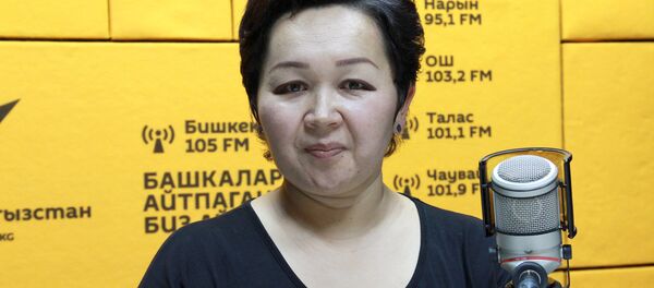 Билим берүү жана илим министрлигинин өкүлү Назгүл Мусаева Билим берүү жана илим министрлигинин өкүлү Назгүл Мусаева - Sputnik Кыргызстан