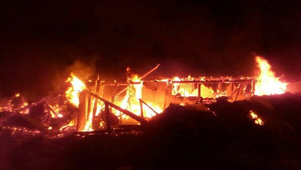Пожар в жилом доме в селе Терек- Сай Чаткальского района Джалал-Абадской области - Sputnik Кыргызстан