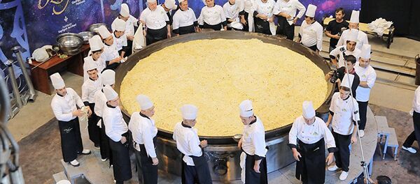 Өзбекстанда даярдалган 6 тонна палоо - Sputnik Кыргызстан