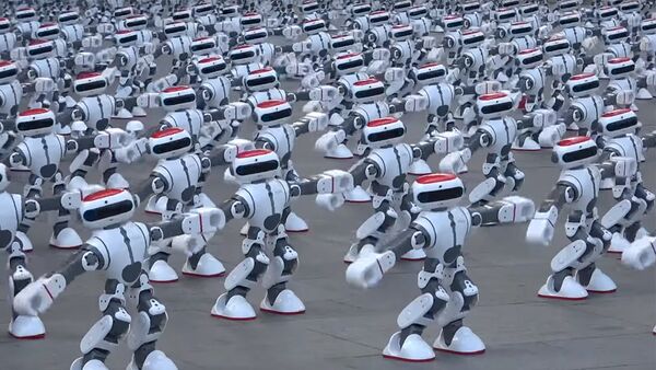 Тысяча роботов танцевали одновременно в Китае — новый рекорд - Sputnik Кыргызстан
