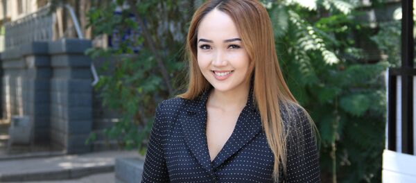 Телеведущая ОТРК Чолпон Уламбекова Телеведущая ОТРК Чолпон Уламбекова - Sputnik Кыргызстан