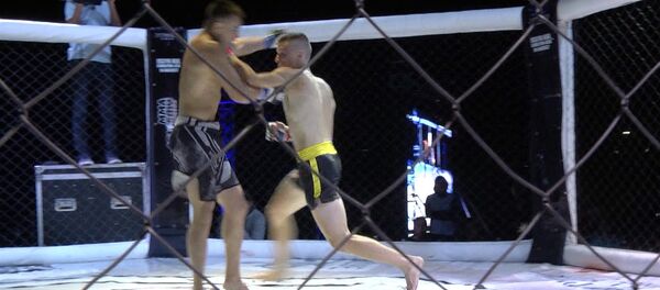 Жестокое рубилово — лучшие бои турнира по ММА на Иссык-Куле - Sputnik Кыргызстан