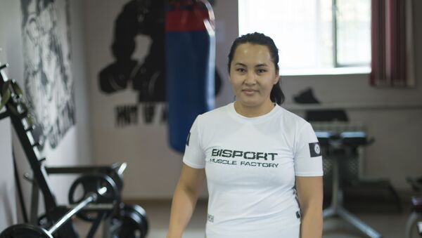 Мастер спорта по рукопашному бою и армрестлингу, трехкратная чемпионка КР Бегимжан Касымова - Sputnik Кыргызстан