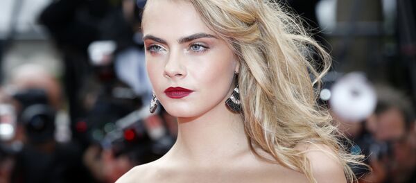 Британская модель и актриса Кара Делевинь Британская модель и актриса Кара Делевинь - Sputnik Кыргызстан