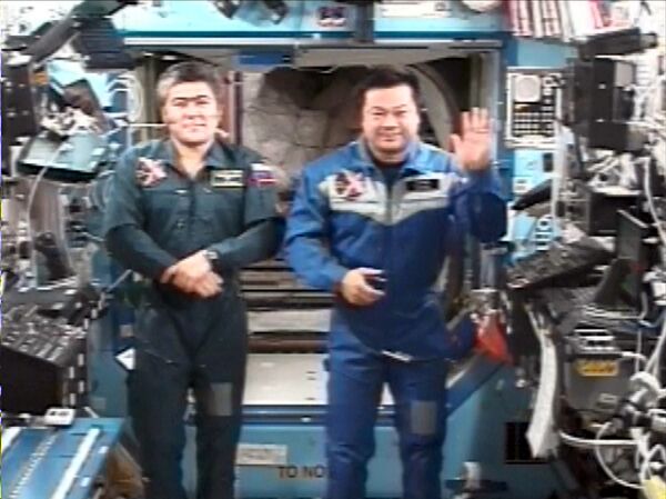 Консмонавт Салижан Шарипов Консмонавт Салижан Шарипов - Sputnik Кыргызстан