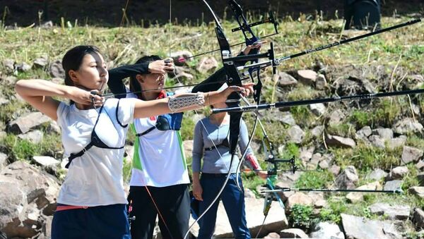 Международный турнир по олимпийской стрельбе из лука в ущелье Чункурчак - Sputnik Кыргызстан