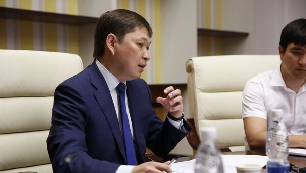Премьер-министр Сарпар Исаковдун архивдик сүрөтү - Sputnik Кыргызстан