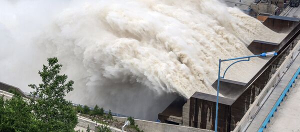 Сброс воды на Бурейской ГЭС - Sputnik Кыргызстан