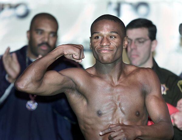 Боксер Флойд Мэйвезер - Sputnik Кыргызстан