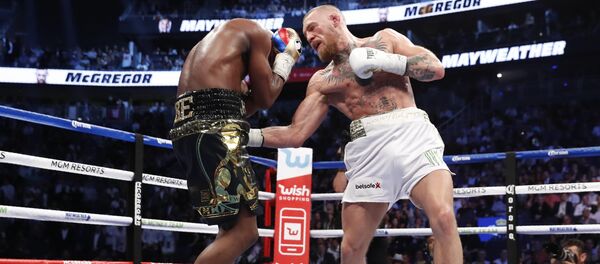 Боксерский поединок между Флойдом Мэйуэзером и Конором Макгрегором - Sputnik Кыргызстан