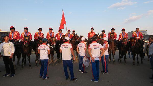 Кыргызстандын көк бөрү боюнчка курама командасынын оюнчулары - Sputnik Кыргызстан