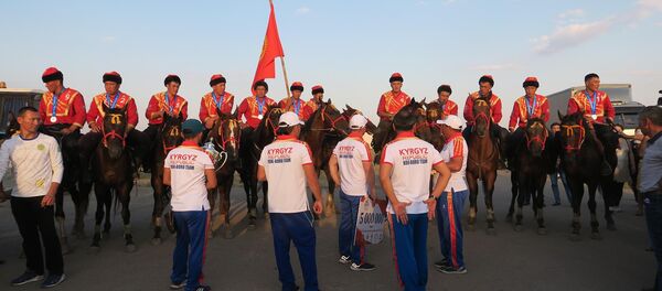 Кыргызстандын көк бөрү боюнчка курама командасынын оюнчулары - Sputnik Кыргызстан