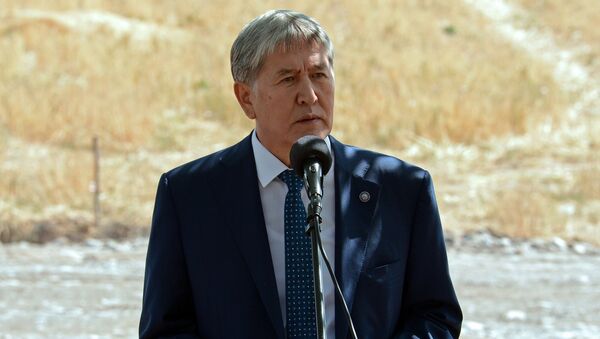 Рабочая поездка Алмазбека Атамбаева в Ошскую область - Sputnik Кыргызстан