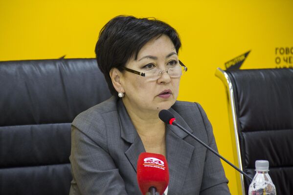 Министр образования и науки Гульмира Кудайбердиева - Sputnik Кыргызстан