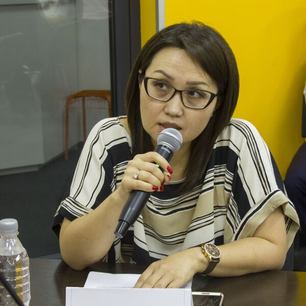 Круглый стол на тему Обсуждение инициативы НБ КР об электронных деньгах в Кыргызстане - Sputnik Кыргызстан