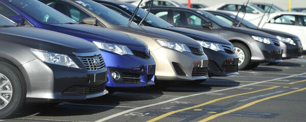 Припаркованные автомобили. Архивное фото - Sputnik Кыргызстан