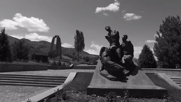 Как это было — кадры перезахоронения жертв репрессий в Ата-Бейите - Sputnik Кыргызстан