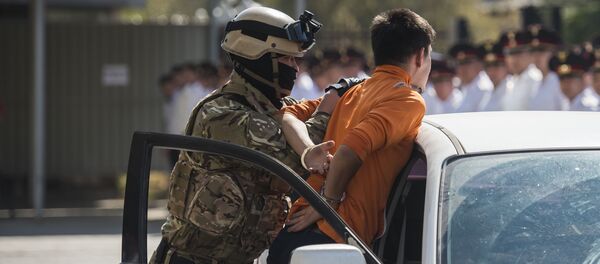 Задержание условных преступников на учениях. Архивное фото - Sputnik Кыргызстан